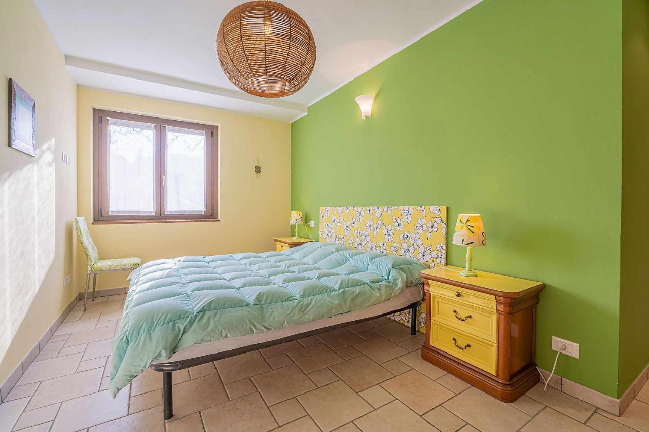 Il Glicine Appartamento Con Darsena Privata A Lago ペッテナスコ エクステリア 写真